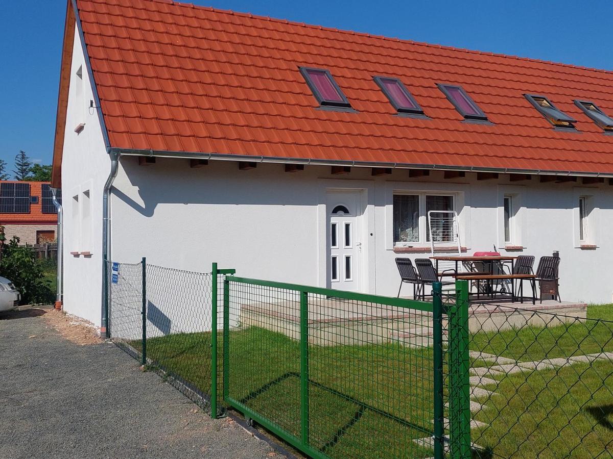 Vila Orban Nyaralohaz Kovagoors Exteriér fotografie